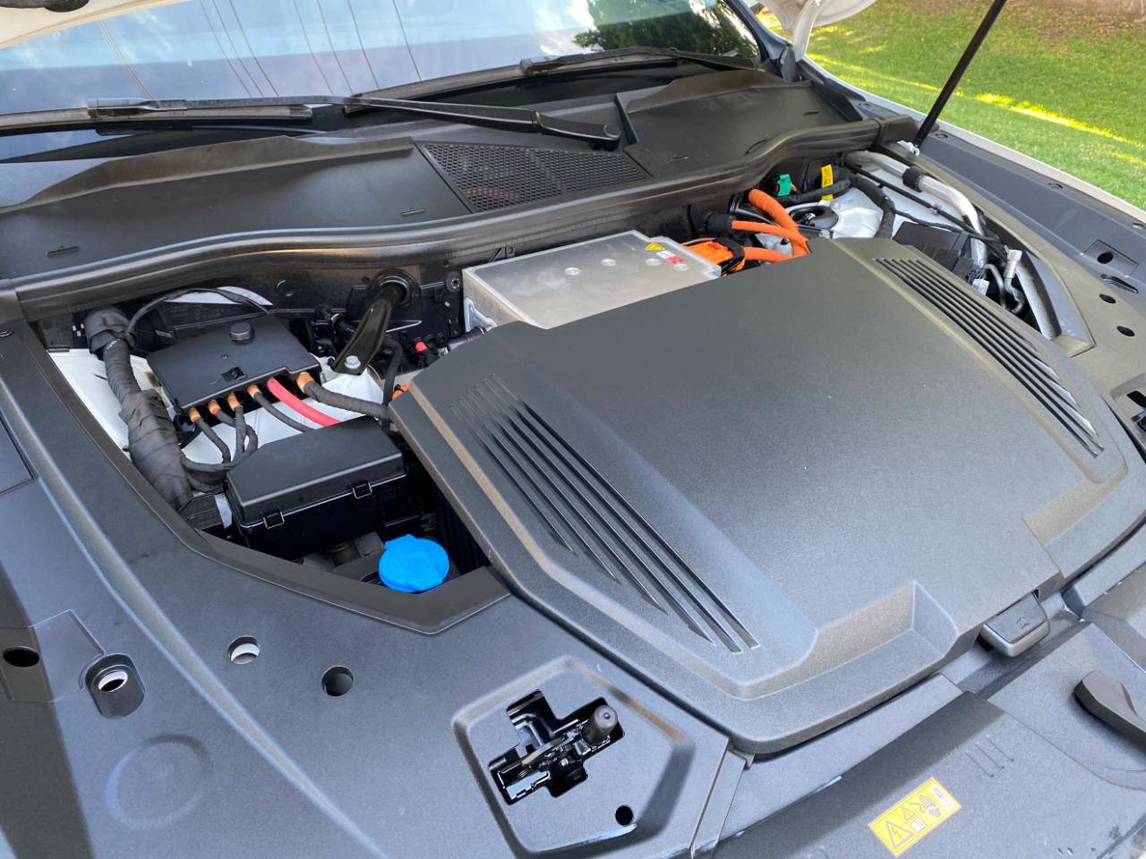 Used 2021 Audi e-tron Premium w/ Convenience Plus Package AWD/4WD image 7