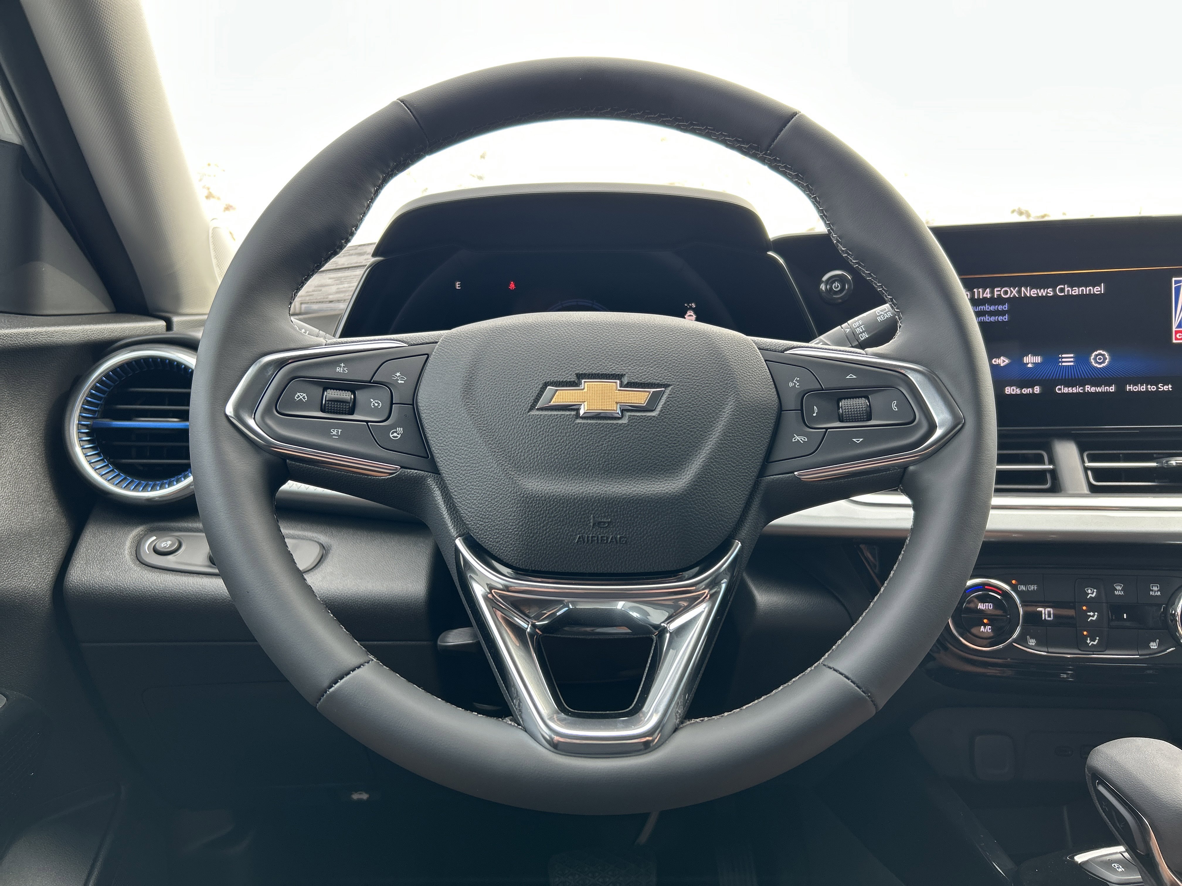 New 2025 Chevrolet Trax LT w/ Driver Confidence Package image 22