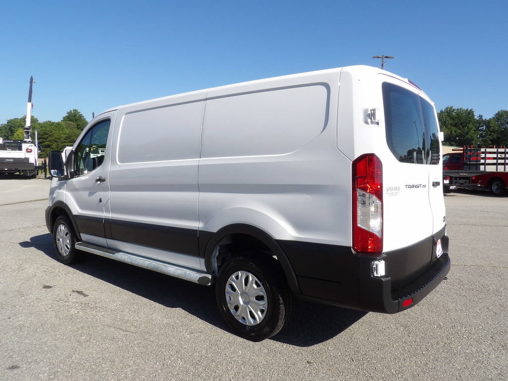 Used 2025 Ford Transit 250 Low Roof w/ Exterior Upgrade Package RWD image 4