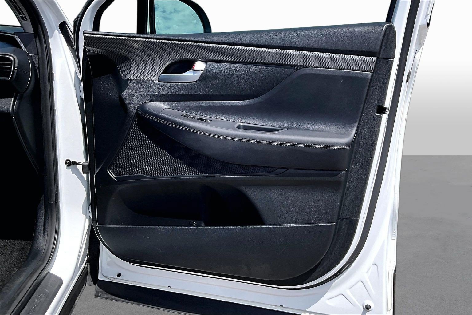 Used 2019 Hyundai Santa Fe SE FWD image 18