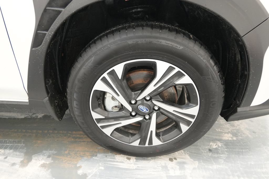 Used 2025 Subaru Crosstrek 2.0i Premium image 12