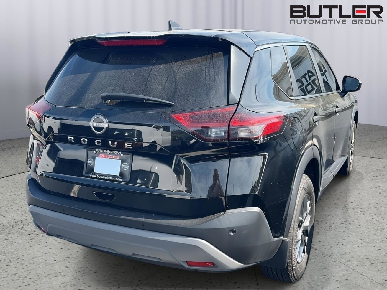 Used 2023 Nissan Rogue S image 8