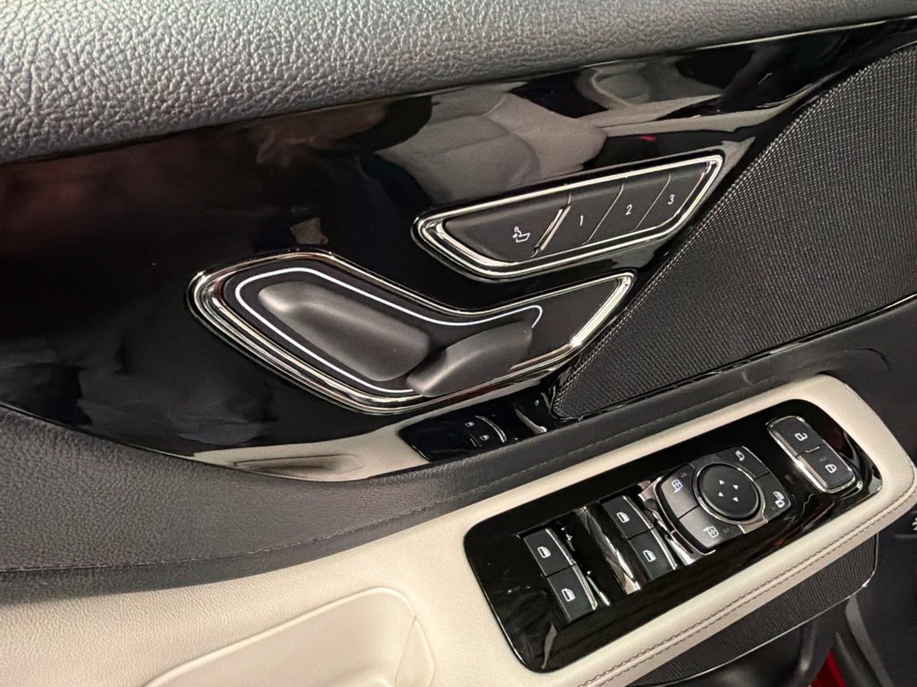New 2027 Lincoln Aviator AWD image 28