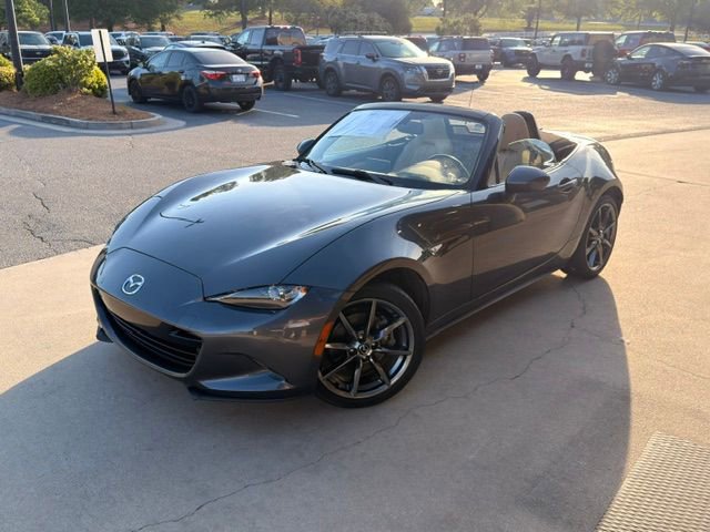 Used 2023 MAZDA MX-5 Miata Grand Touring RWD image 12