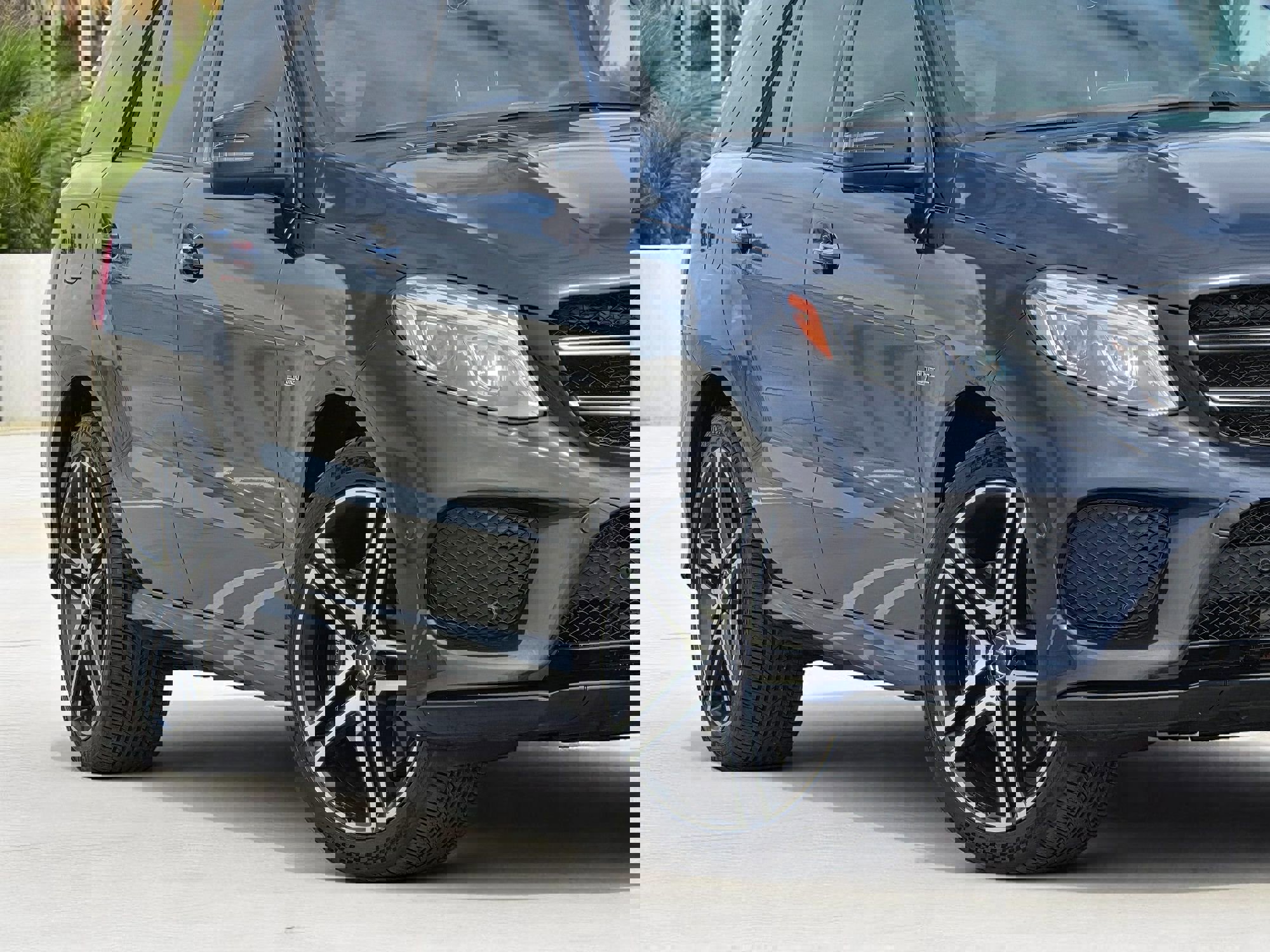 Used 2017 Mercedes-Benz GLE 43 AMG 4MATIC image 2