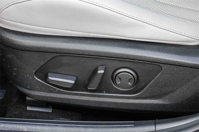 Certified 2023 Hyundai Elantra Limited image 24