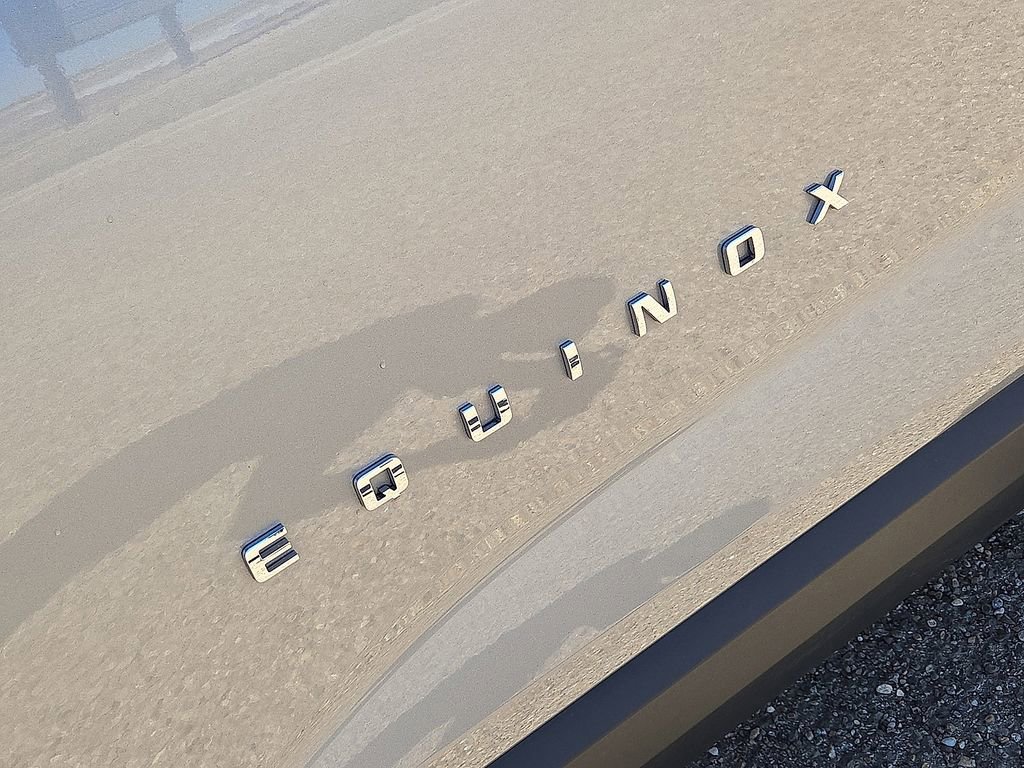 Used 2025 Chevrolet Equinox LT AWD/4WD image 11