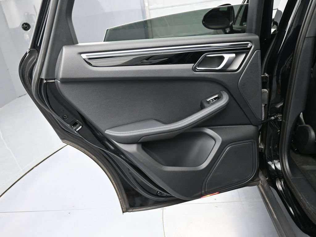 Certified 2023 Porsche Macan Turbo AWD/4WD image 22