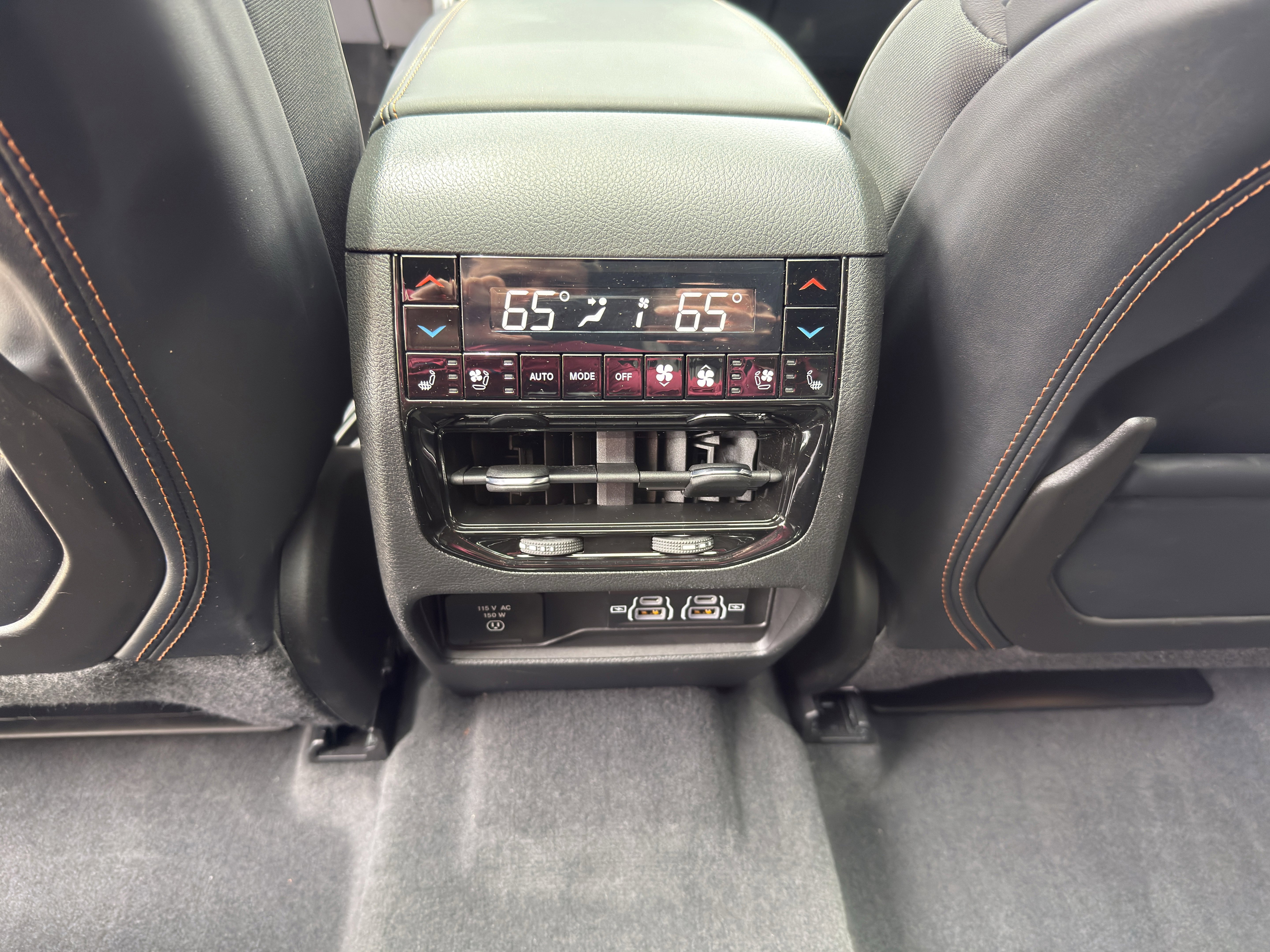 Used 2025 Jeep Grand Cherokee L Summit AWD/4WD image 26
