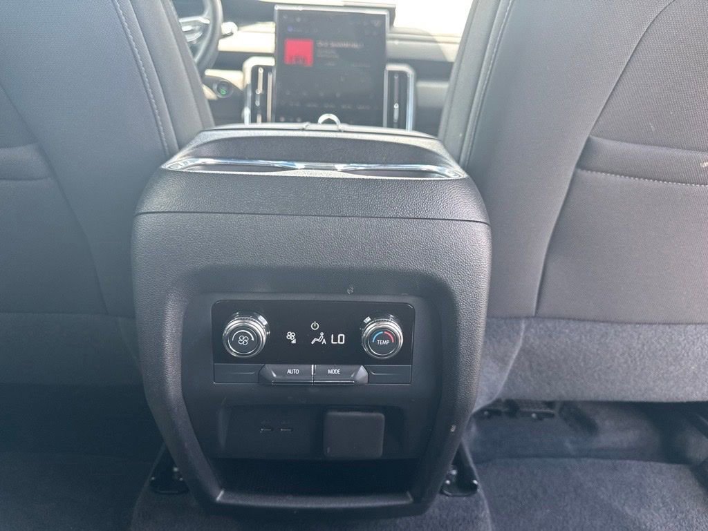 Used 2025 GMC Acadia Elevation FWD image 25