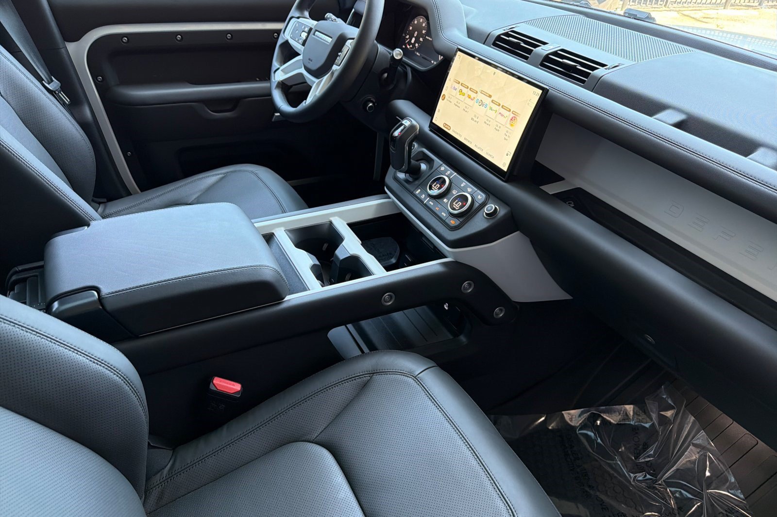 Used 2025 Land Rover Defender 110 S AWD/4WD image 36