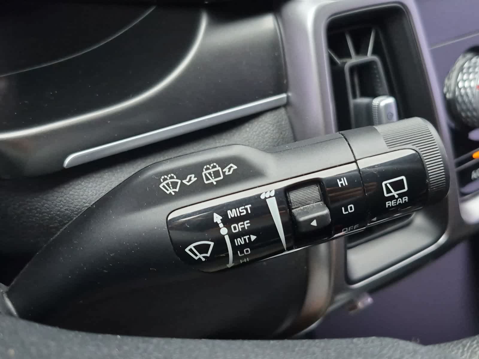 Used 2023 Kia Sorento LX AWD/4WD image 25