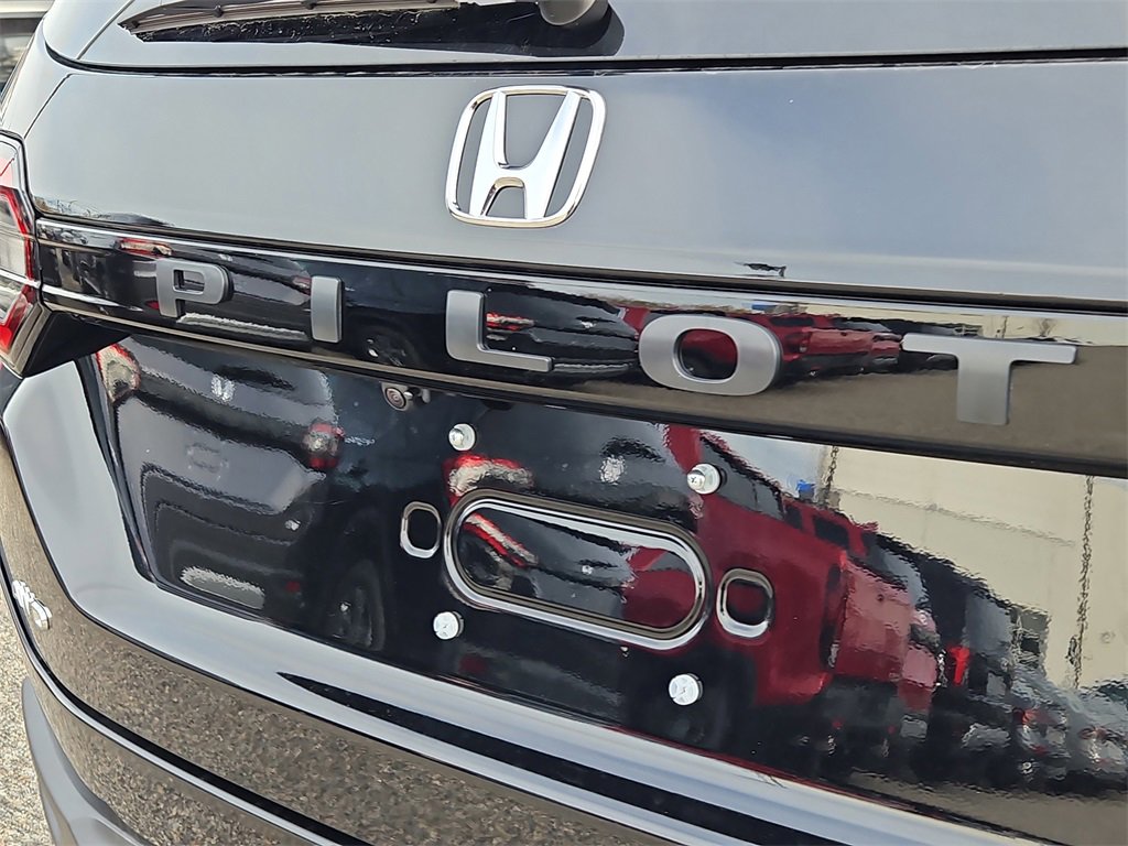 New 2025 Honda Pilot EX-L image 5