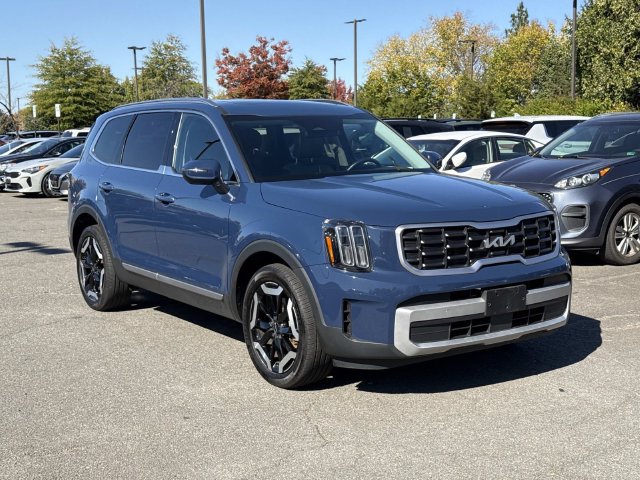 Used 2024 Kia Telluride S w/ S Sunroof Package AWD/4WD image 1