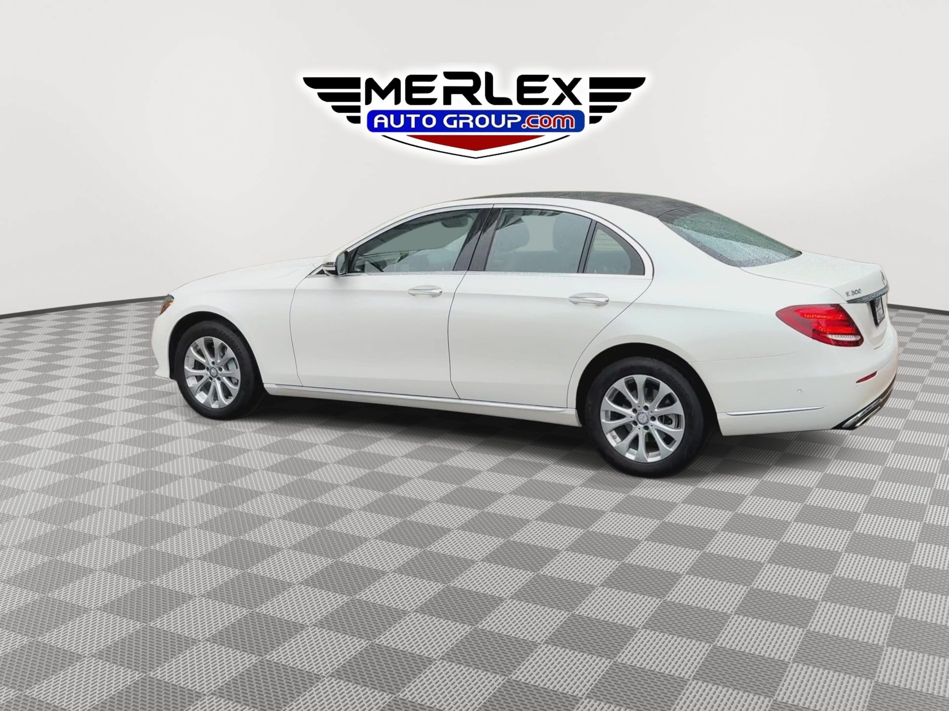 Used 2017 Mercedes-Benz E 300 4MATIC image 6