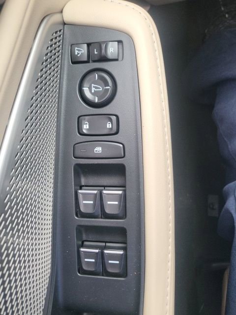 Used 2023 Acura MDX SH-AWD w/ Technology Package image 21
