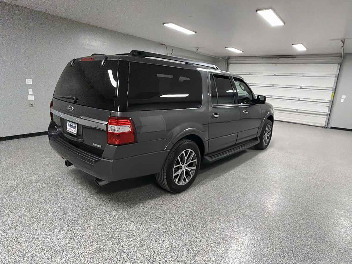 Used 2015 Ford Expedition EL XLT w/ Equipment Group 202A image 3