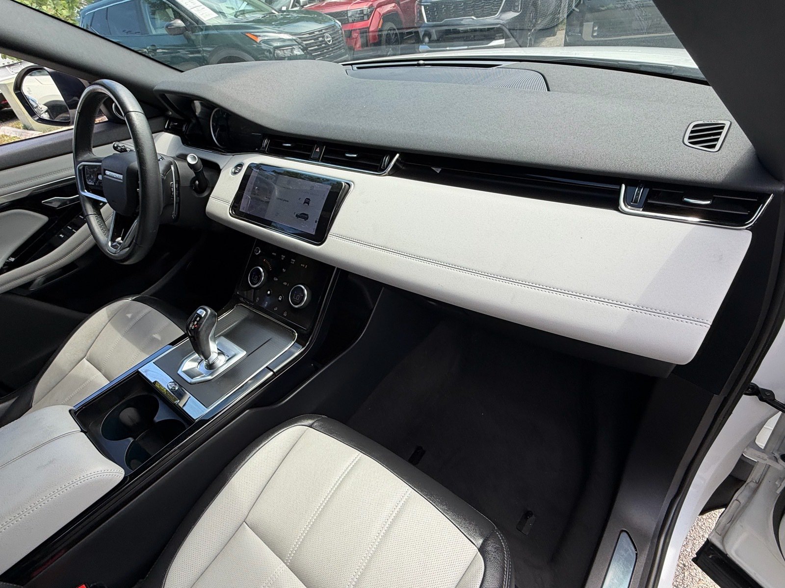 Used 2023 Land Rover Range Rover Evoque R-Dynamic SE AWD/4WD image 18