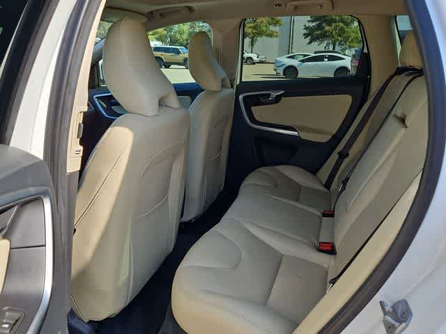 Used 2016 Volvo XC60 T5 Premier w/ Proximity Package FWD image 17