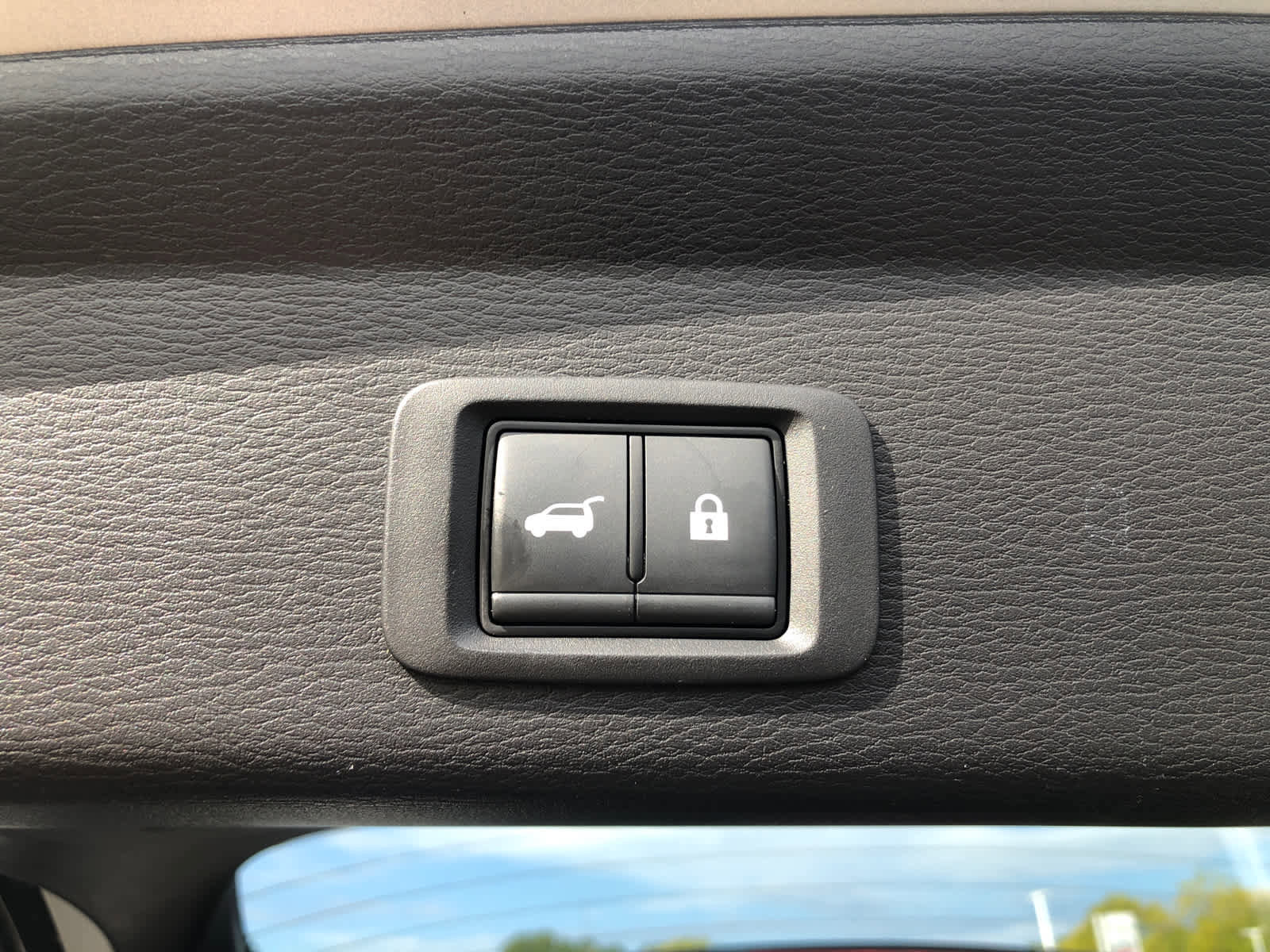 Used 2024 Mitsubishi Outlander SE image 33