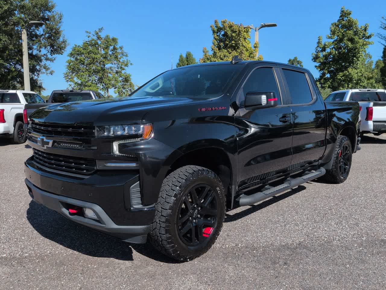 Used 2022 Chevrolet Silverado 1500 RST w/ Redline Edition AWD/4WD image 2