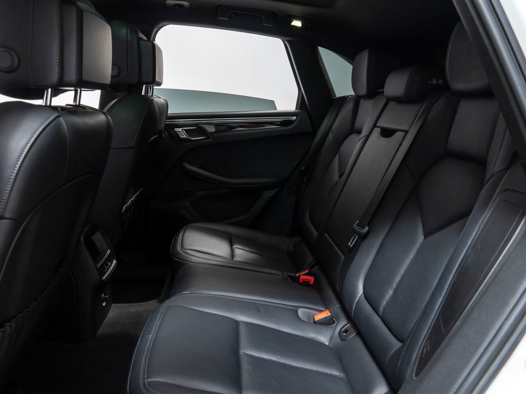 Used 2015 Porsche Macan S AWD/4WD image 30