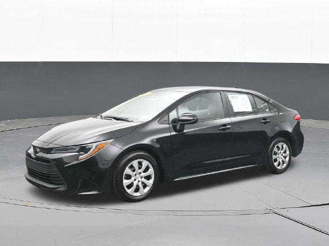 Used 2026 Toyota Corolla LE FWD image 7