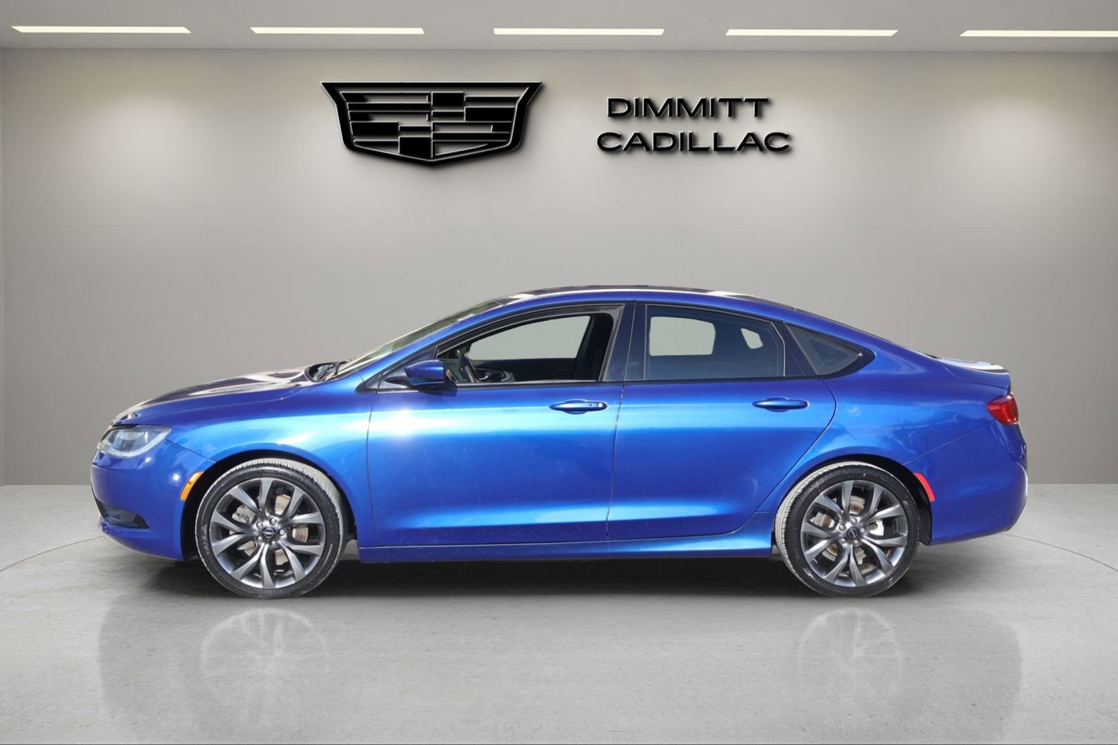 Used 2016 Chrysler 200 S FWD image 2
