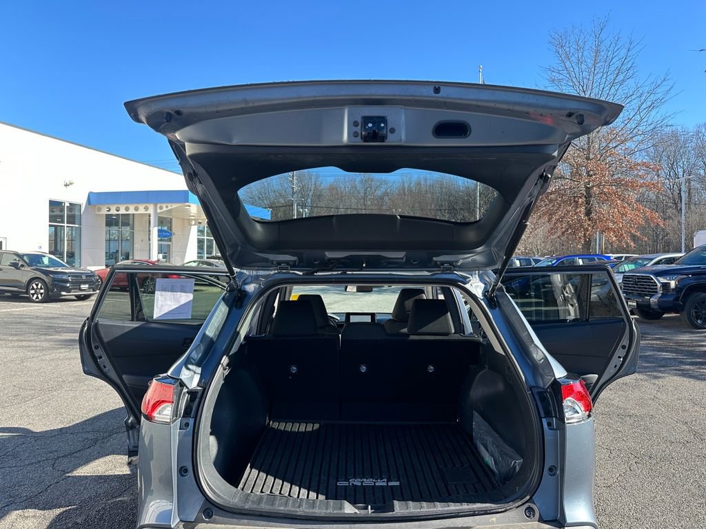 Used 2024 Toyota Corolla Cross LE image 27