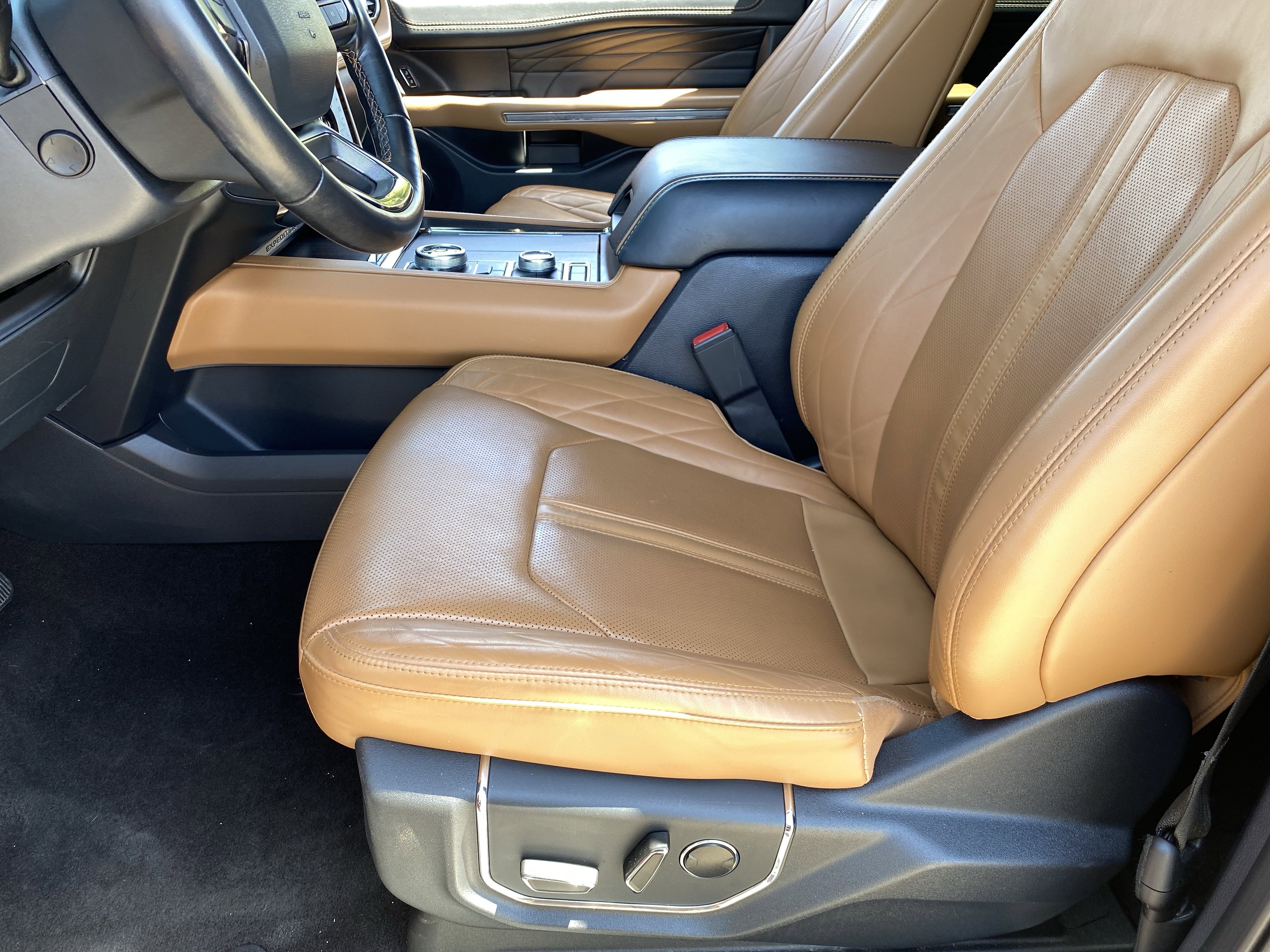 Used 2022 Ford Expedition Max Platinum AWD/4WD image 19
