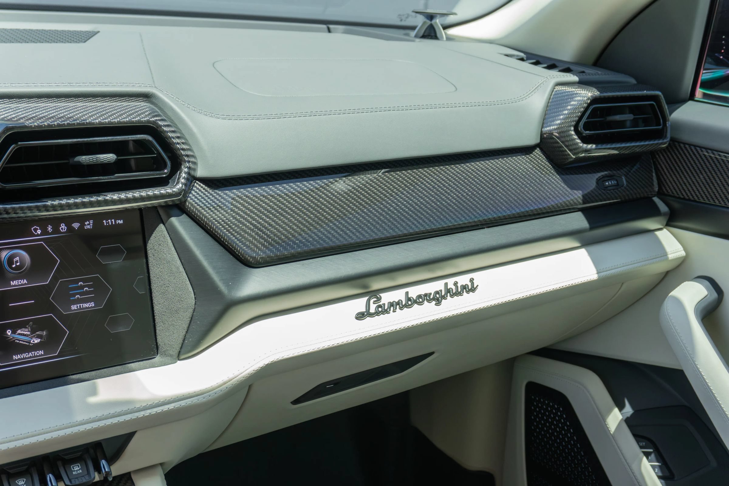 Used 2026 Lamborghini Urus SE AWD/4WD image 69
