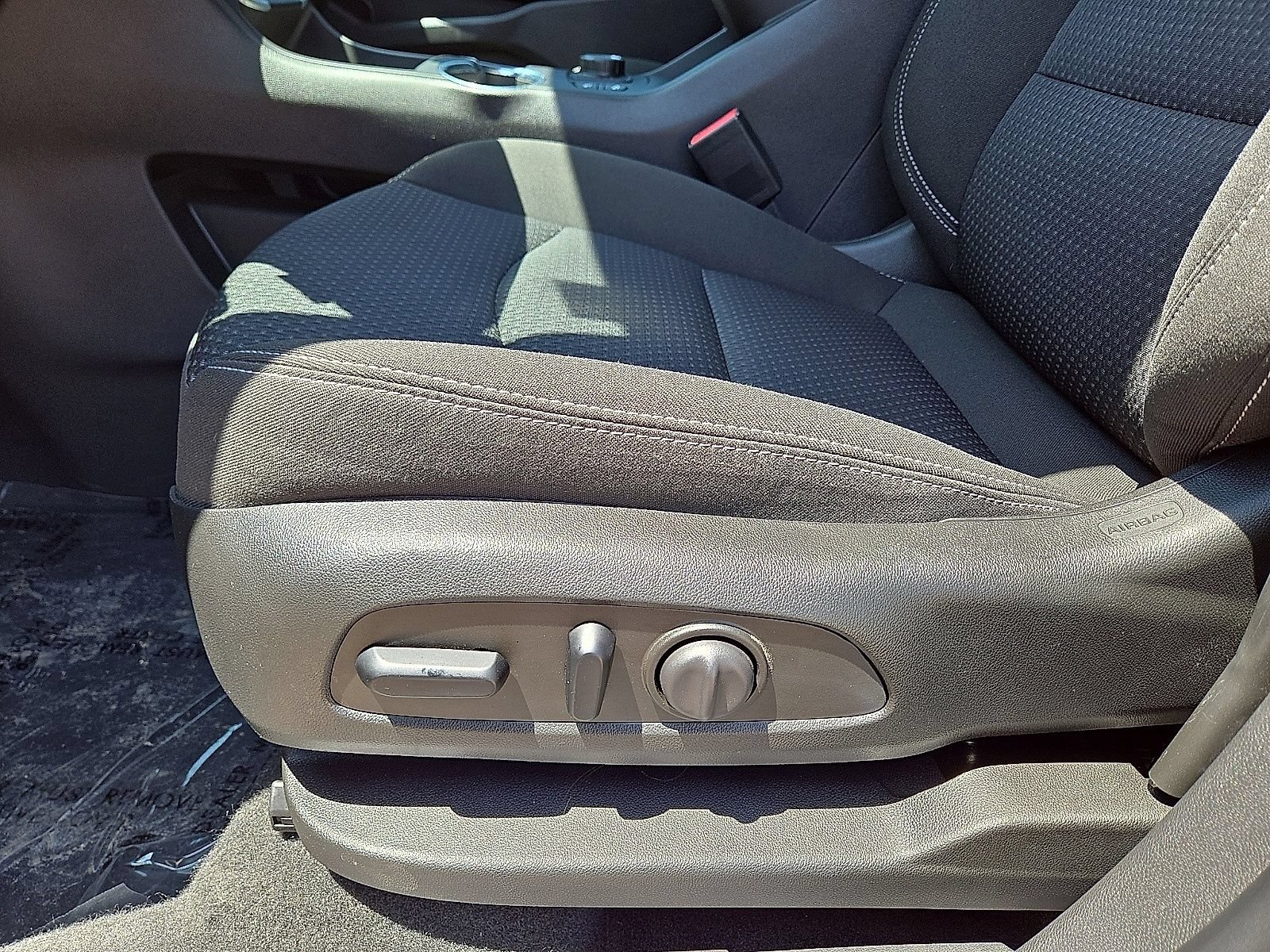 Used 2023 GMC Terrain SLE w/ Driver Convenience Package FWD image 23