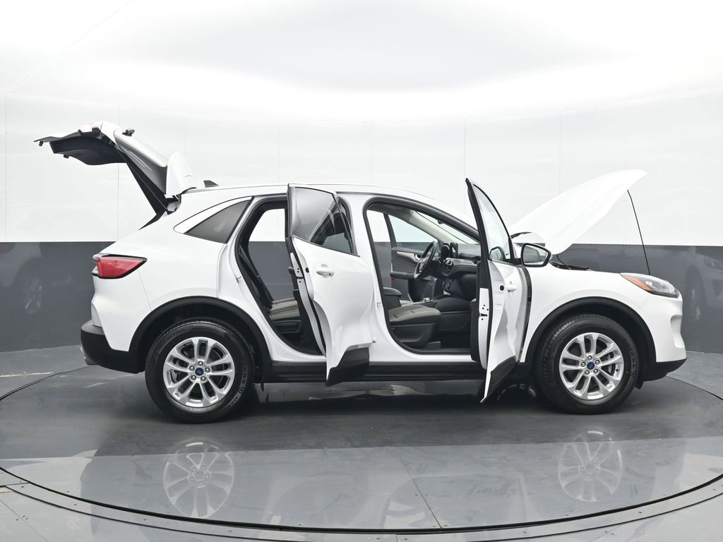 Used 2021 Ford Escape SE w/ Cold Weather Package image 26