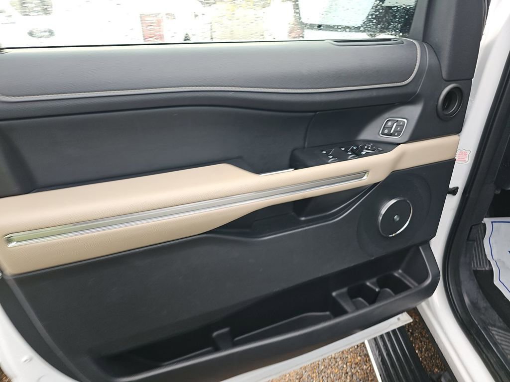 Used 2024 Ford Expedition Max Limited image 7