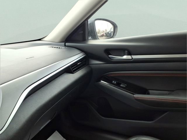 Used 2023 Nissan Altima 2.5 SR AWD/4WD image 21