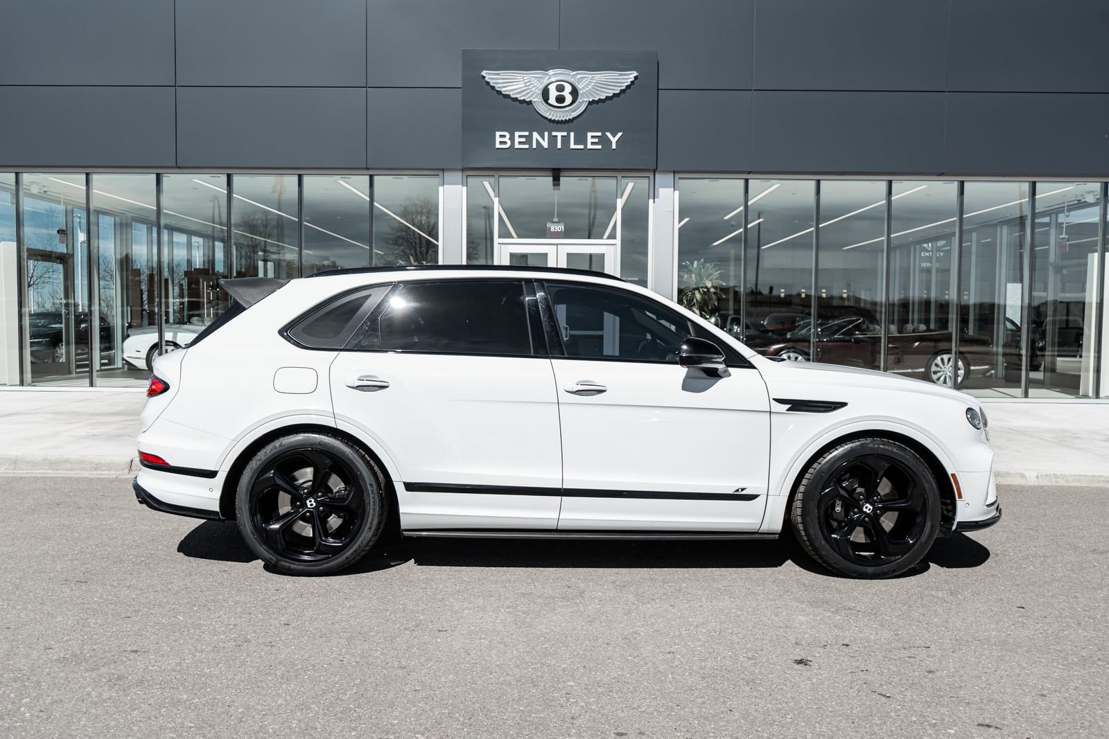 Certified 2022 Bentley Bentayga image 14