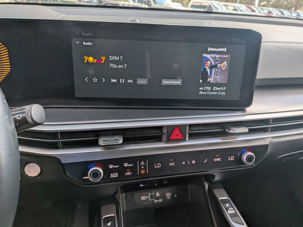 Used 2024 Kia Sorento S image 23