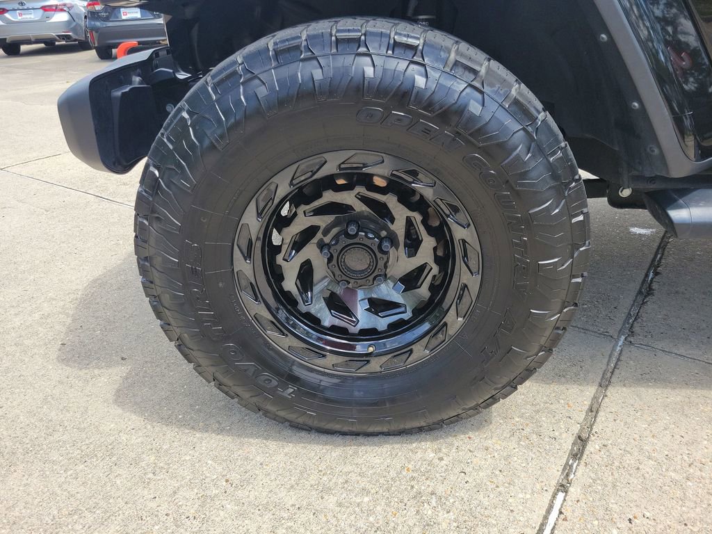 Used 2023 Jeep Gladiator Mojave w/ Cold Weather Group image 30