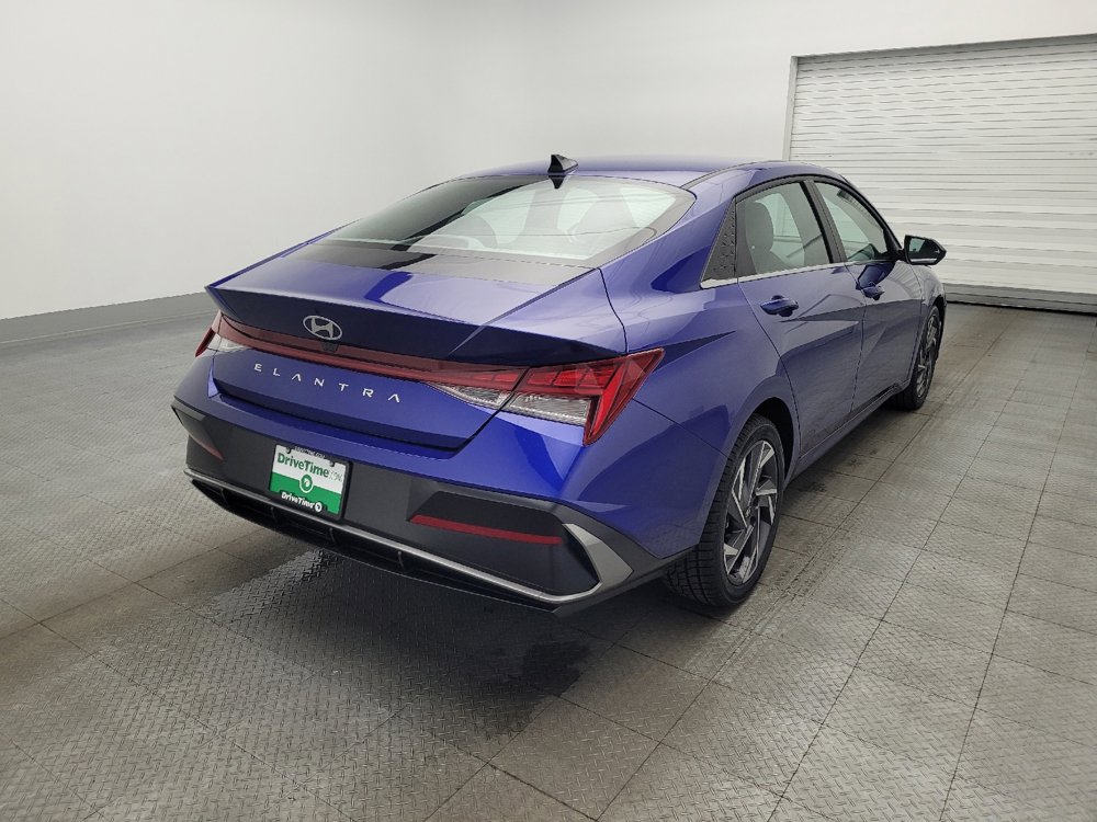 Used 2025 Hyundai Elantra SEL FWD image 9