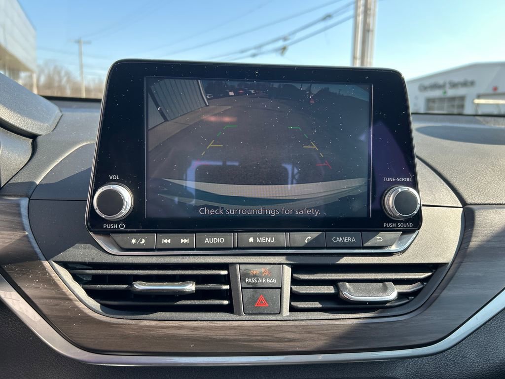 Used 2025 Nissan Altima 2.5 SV FWD image 16