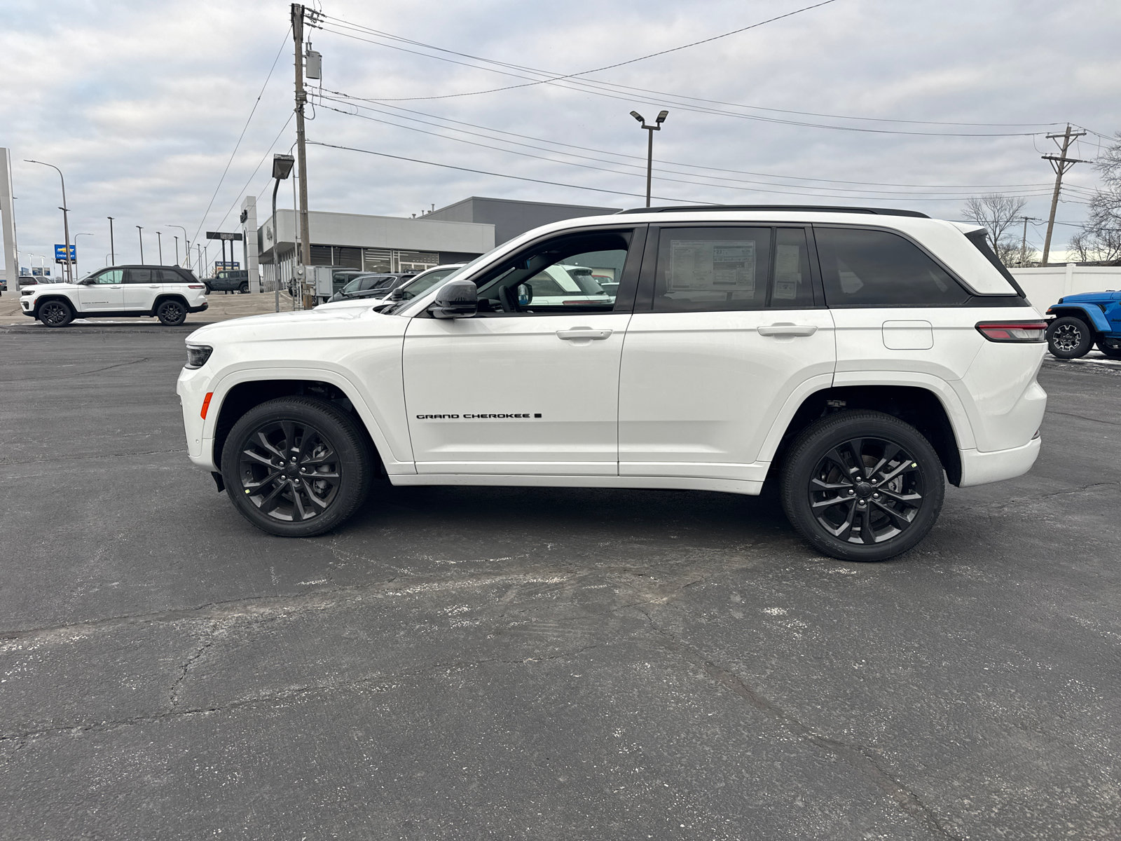 New 2026 Jeep Grand Cherokee Limited AWD/4WD image 3