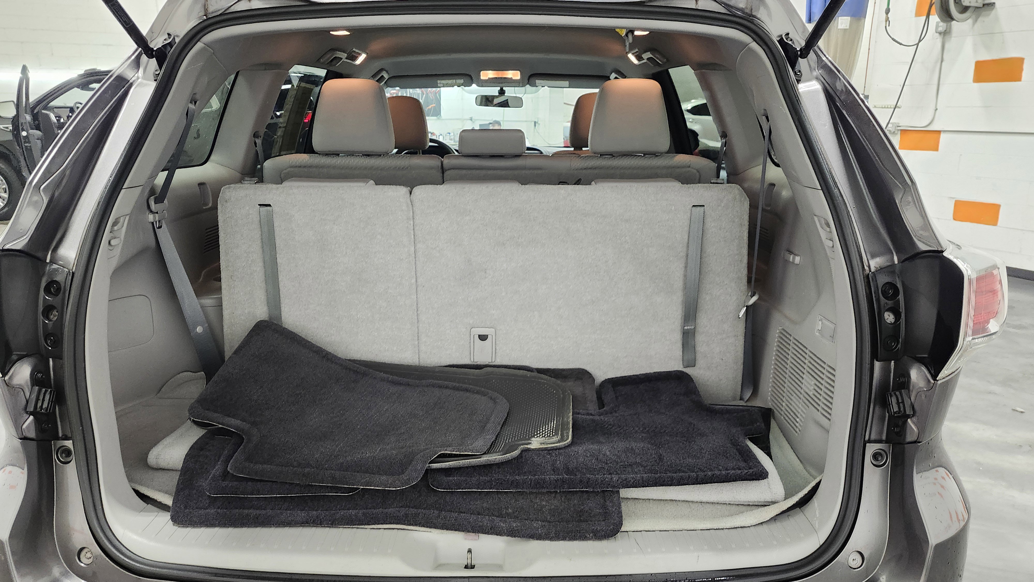 Used 2015 Toyota Highlander LE image 21