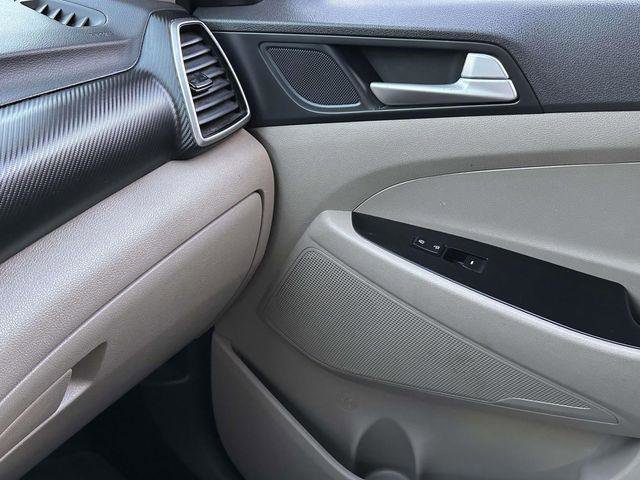 Used 2021 Hyundai Tucson SE image 25