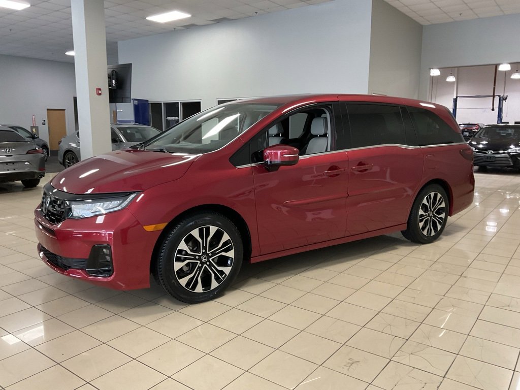 Used 2025 Honda Odyssey Elite image 3