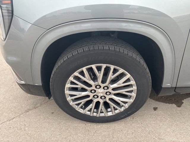 Used 2025 GMC Acadia Denali w/ LPO, Floor Liner Package image 9