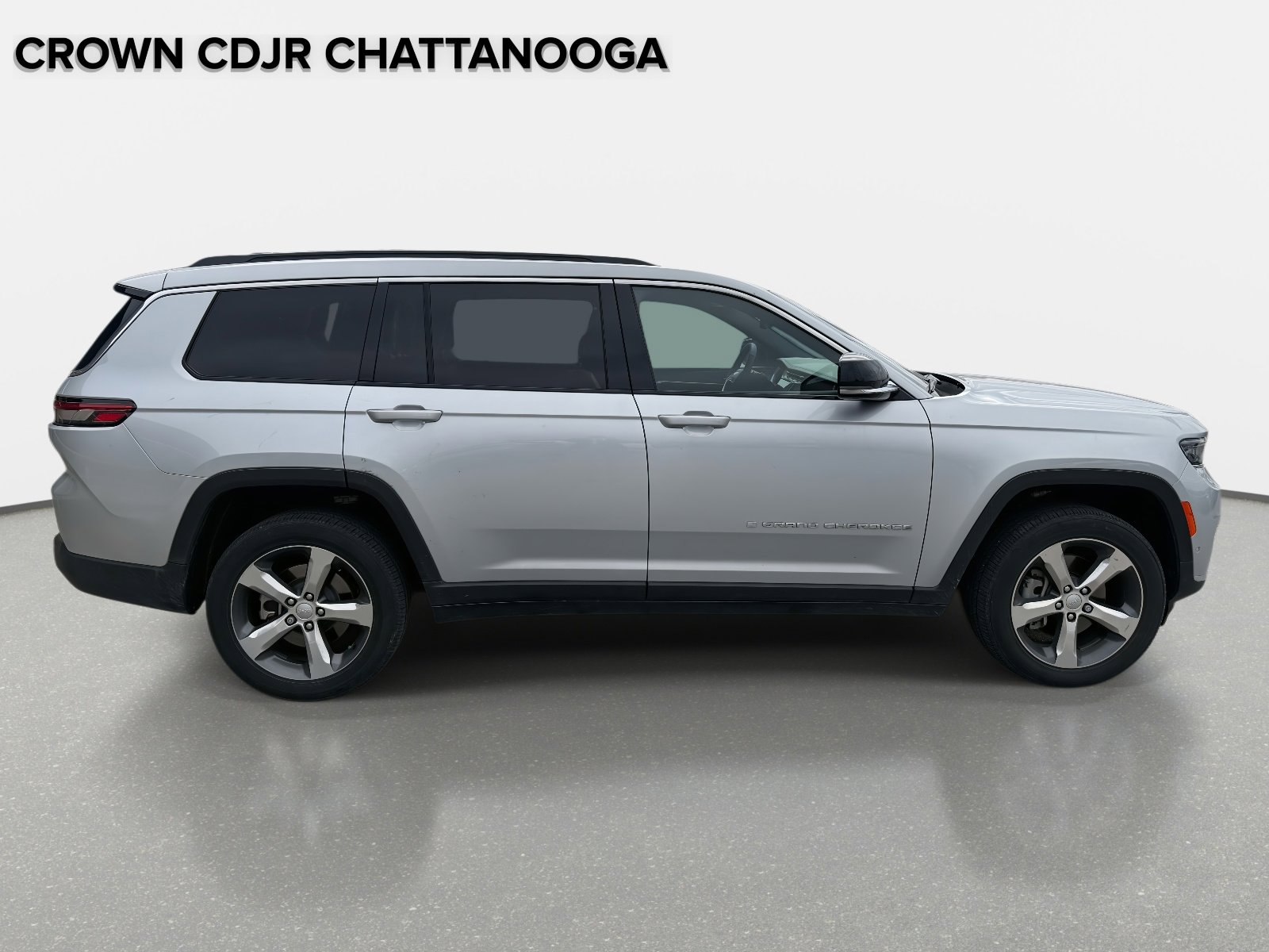 Certified 2024 Jeep Grand Cherokee L Limited w/ Luxury Tech Group II image 5