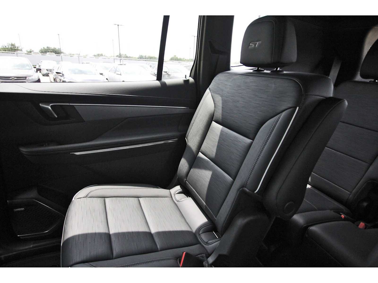 Used 2026 Buick Enclave Sport Touring w/ Power Package FWD image 9