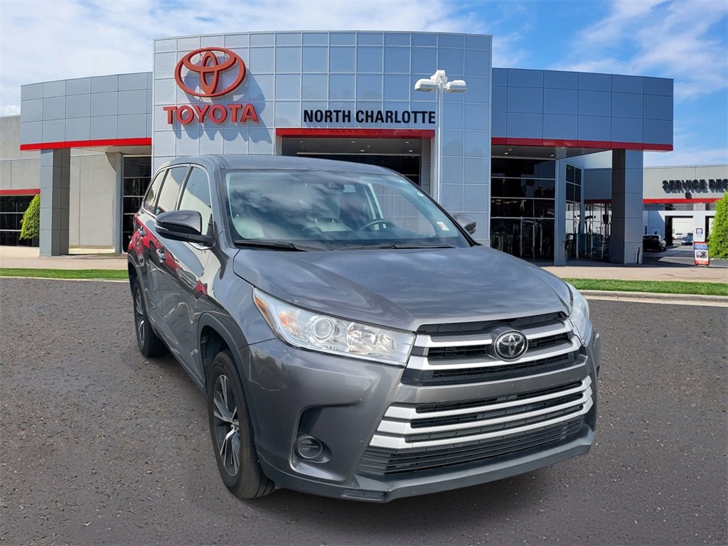 Used 2018 Toyota Highlander LE
