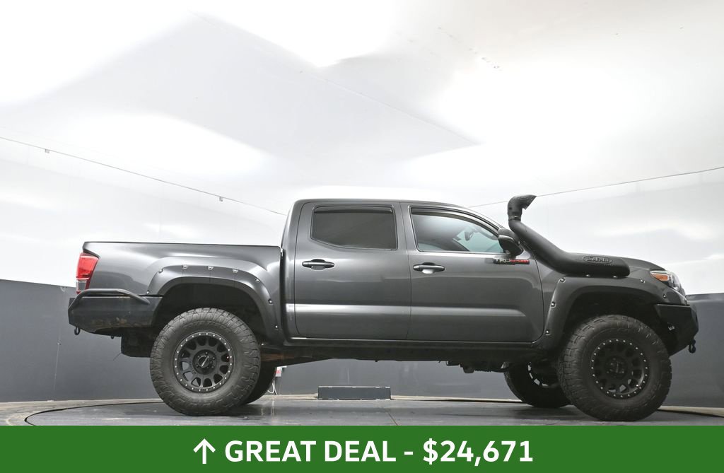 Used 2016 Toyota Tacoma TRD Sport w/ Towing Package AWD/4WD image 49