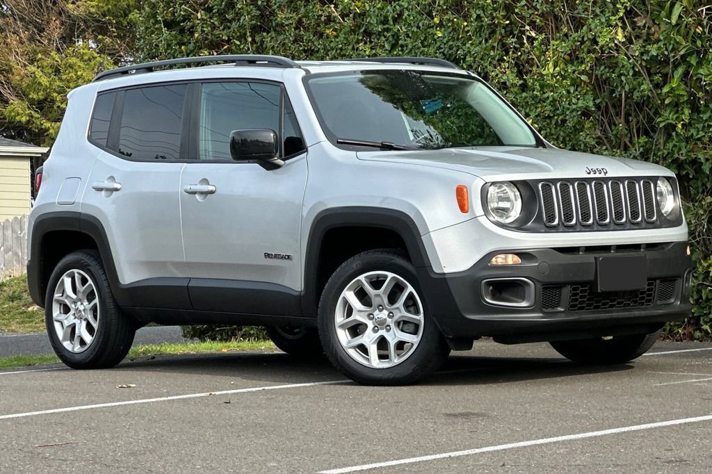 Used 2017 Jeep Renegade Latitude image 1